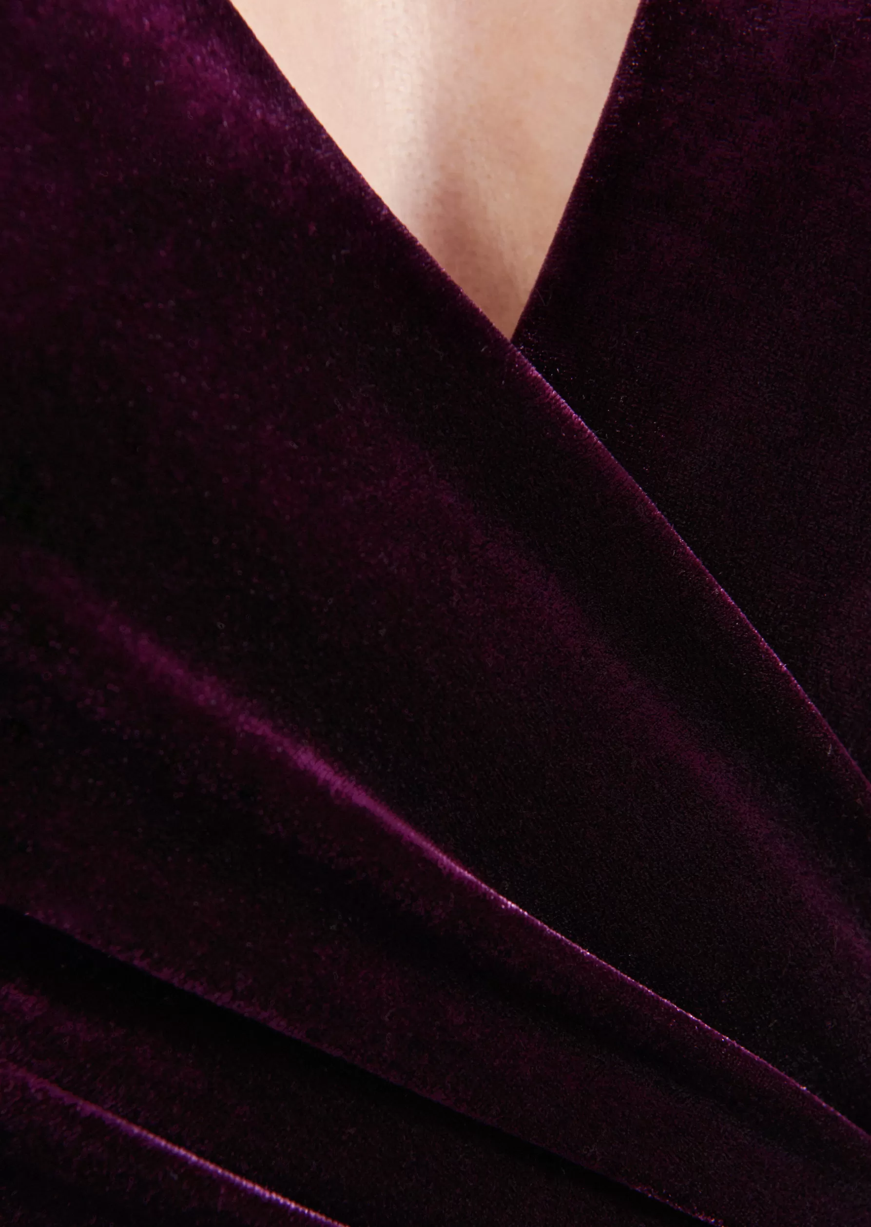 body_hannah1_4.webp Tops-Talbot Runhof Body Hannah1 Auberginepurple